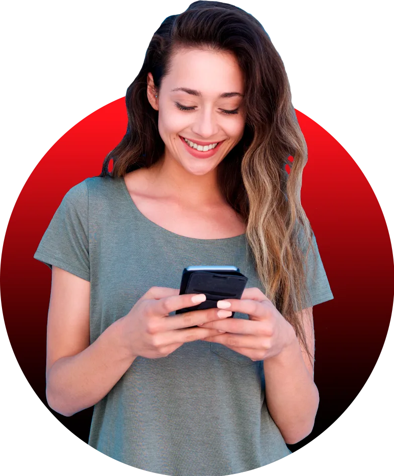 moca-com-celular.png